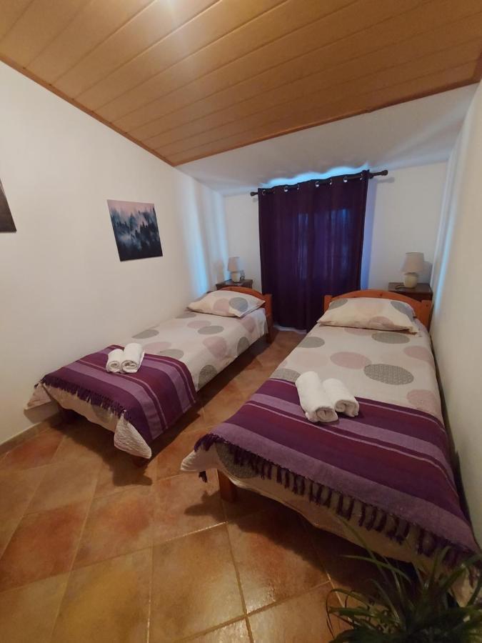 ブルトニグラ Ranch Radin Bed & Breakfast エクステリア 写真