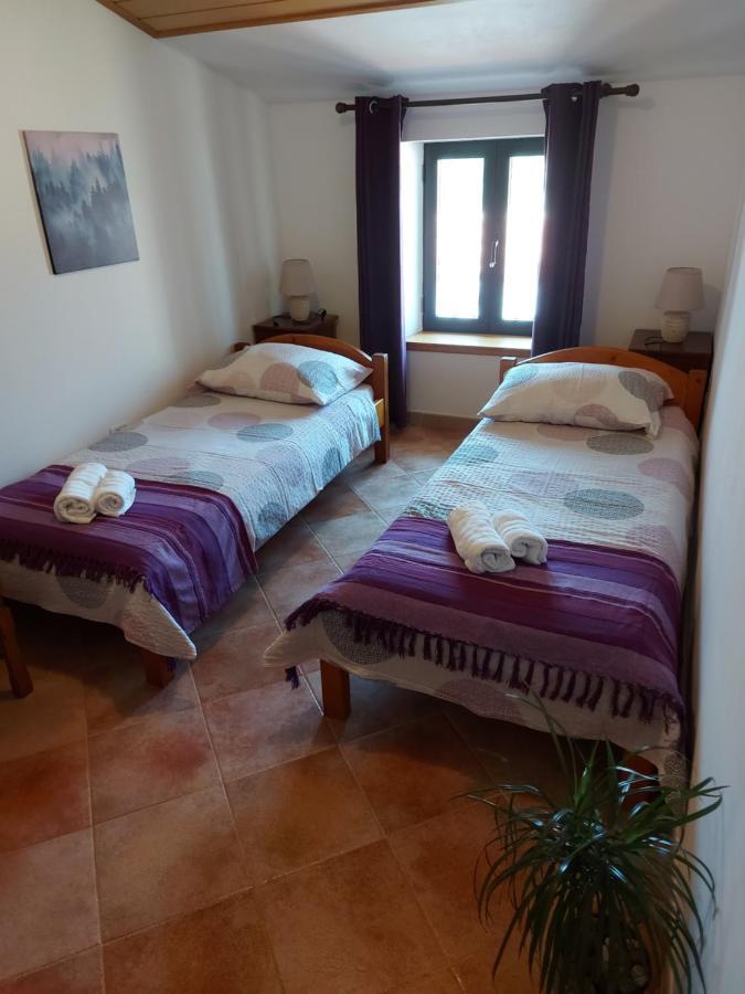 ブルトニグラ Ranch Radin Bed & Breakfast エクステリア 写真