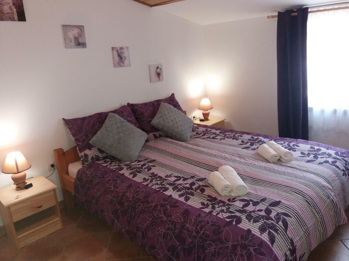 ブルトニグラ Ranch Radin Bed & Breakfast エクステリア 写真